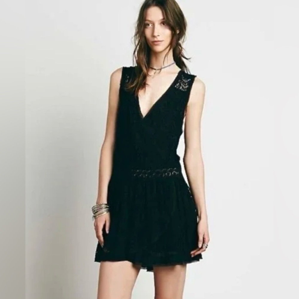 Free People Black Lace Mini Dress Sleeveless Boho SZ XS EUC